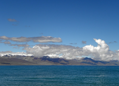 念青唐古拉山和圣湖纳木错