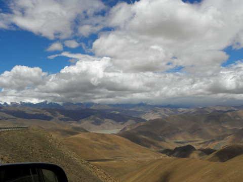 西藏珠峰保护区久乌拉山