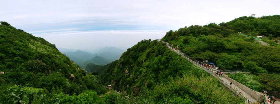 泰山  天空  山路