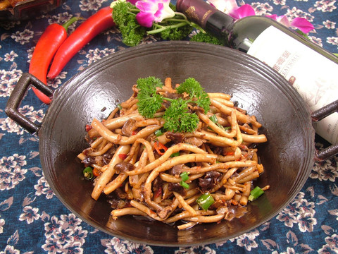 干锅鲜茶树菇