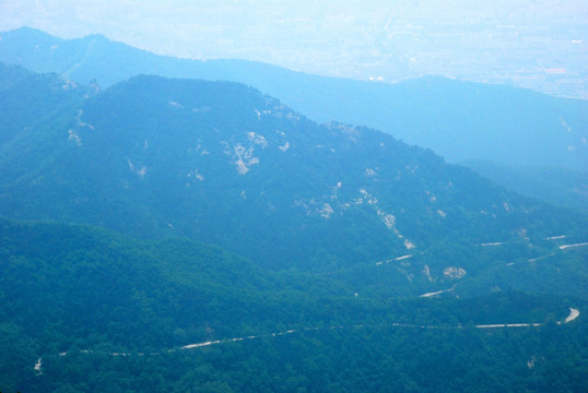 雾索泰山  山脉