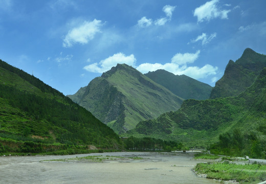 四川茂县岷江河谷山水