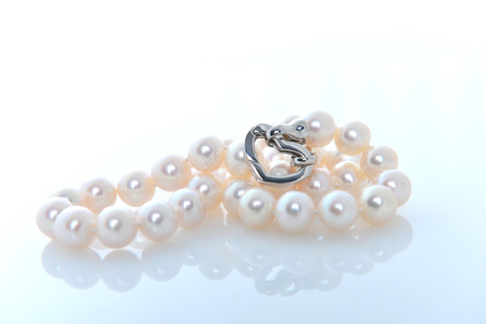 白色珍珠项链 珠宝 串珠 心型
