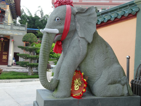 佛寺大象