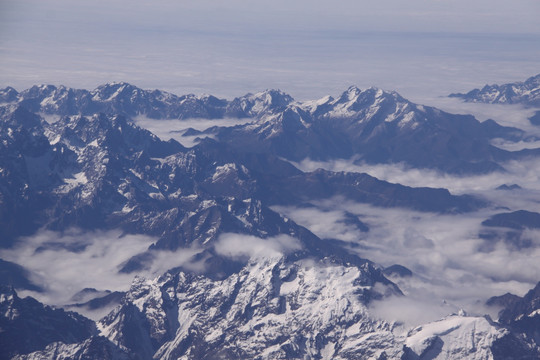 航拍山峰