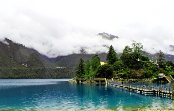 西藏自治区旅游景区巴松措