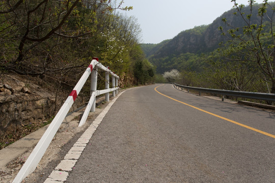 北京平谷熊儿寨山路