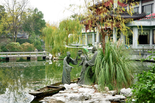 杭州西湖许仙白娘子雕塑