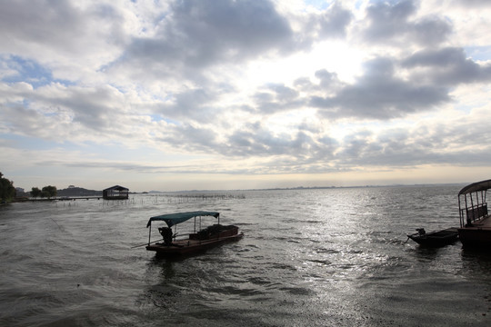 梁子湖