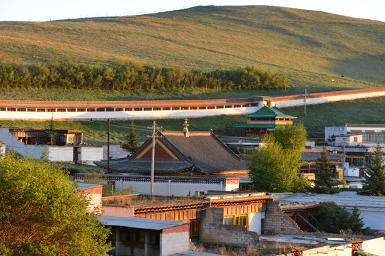 若尔盖县达扎寺日出