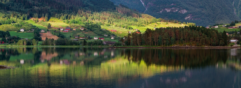 湖光山色全景图