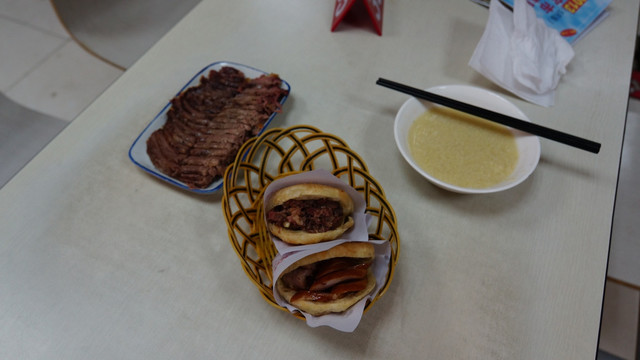 驴肉烧饼