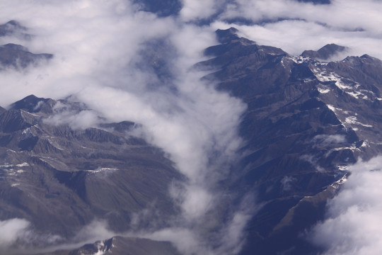 航拍山峰