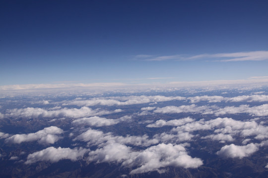 航拍山峰