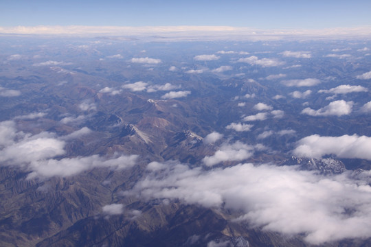 航拍山峰