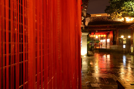 成都宽窄巷子红绸缎夜景