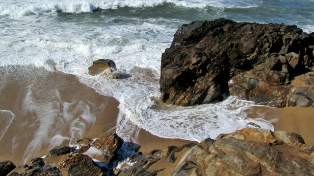 海浪沙滩