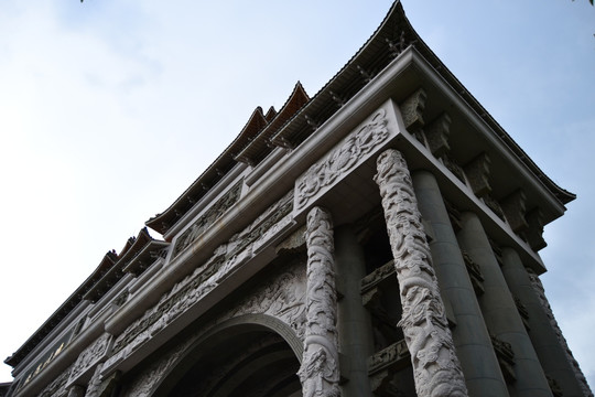 顺峰山公园石雕牌坊