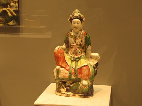 天津博物馆馆藏古瓷佛像