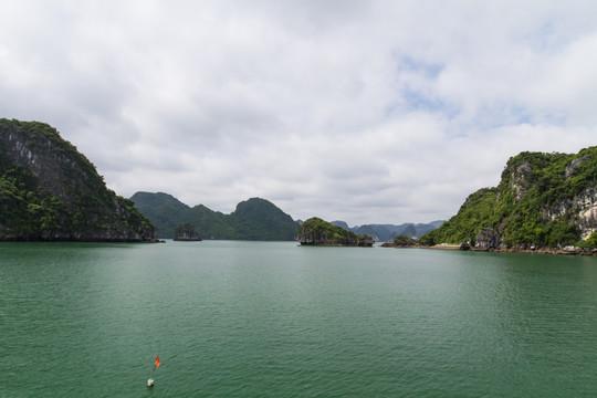 越南下龙湾 海上桂林风光