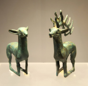 战国时期青铜鹿饰