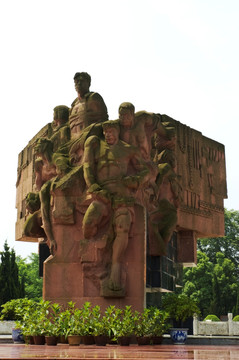 息烽集中营的雕塑