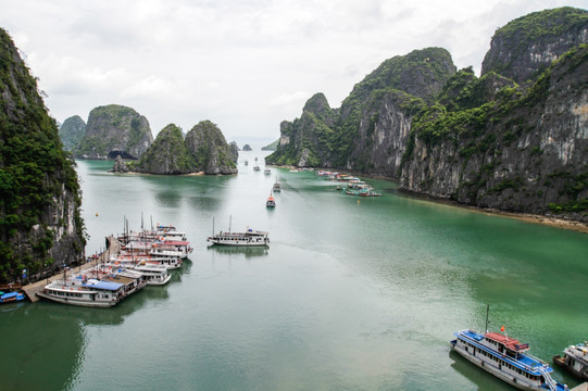 越南下龙湾 海上桂林风光