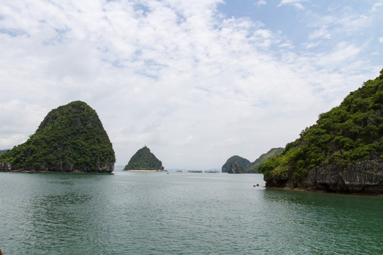 越南下龙湾 海上桂林风光