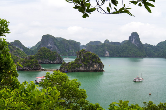 越南下龙湾 海上桂林风光