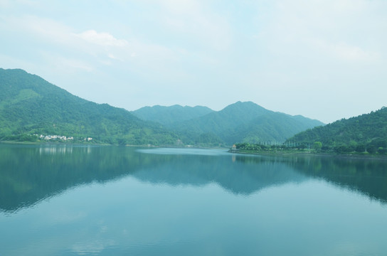 湖光山色青山绿水