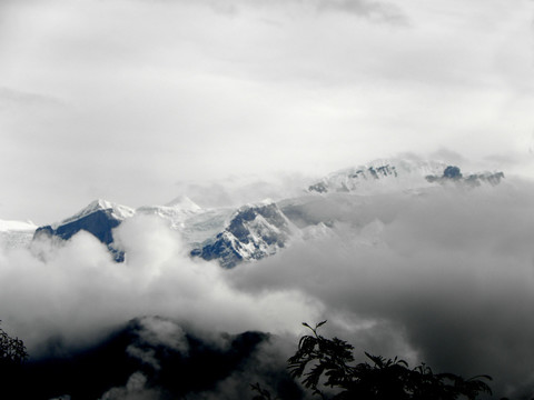 云雾中的安纳普尔纳峰