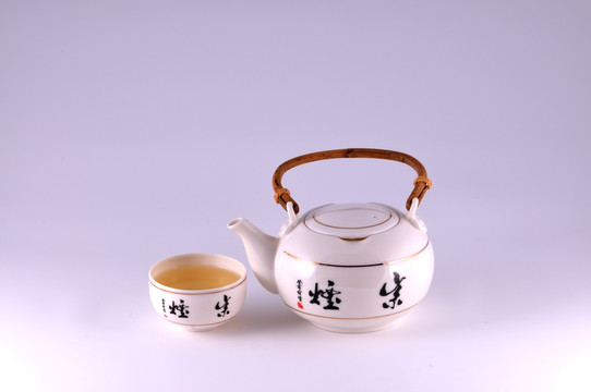 茶壶和茶杯