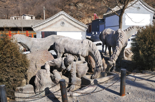 京西古道的雕塑