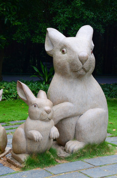 动物兔子石雕可爱