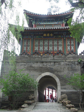 北京北海公园 长廊楼阁分凉阁