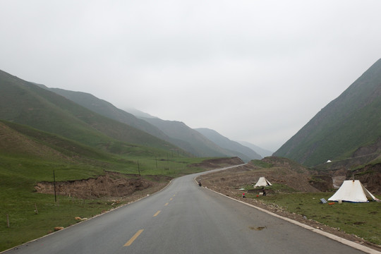 祁连山中公路