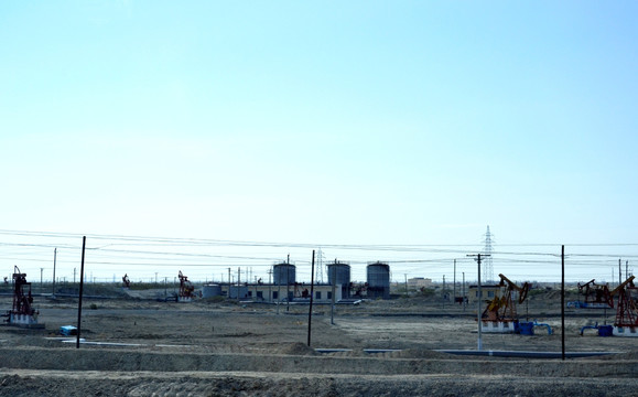 新疆克拉玛依油田 抽油机