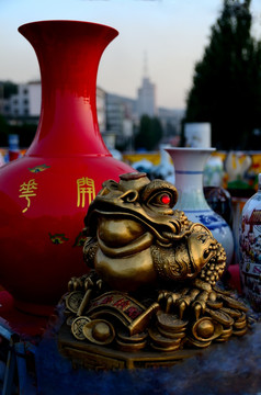 金蟾納財