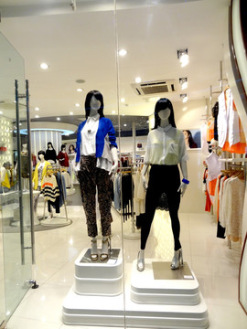 女裝專賣店 女裝櫥窗
