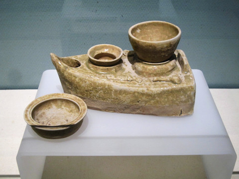 三国时期青瓷灶台