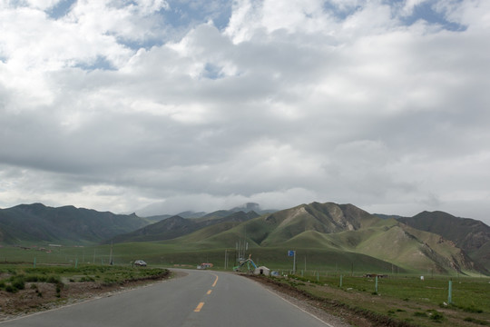 祁连山草原公路