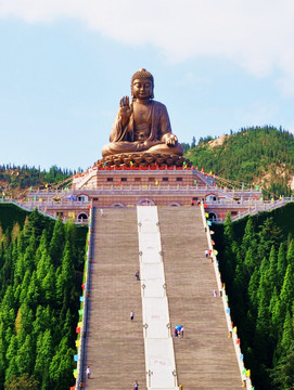 山东龙口南山大佛