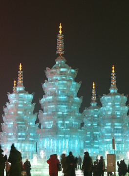 冰塔建筑夜景