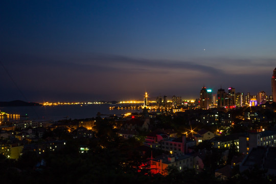 青岛 滨海夜景 信号山