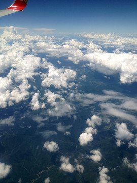 航拍 飞机 机翼 鸟瞰 云彩