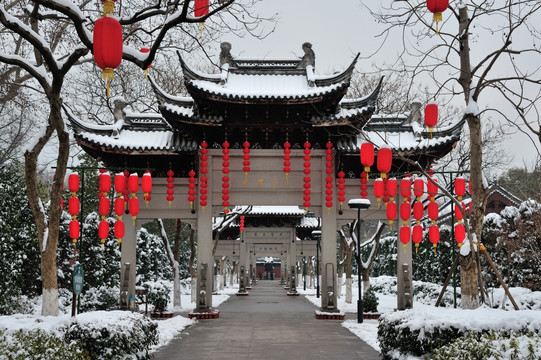 杭州 西湖 牌坊 雪景 冬季