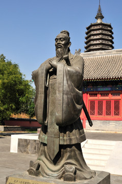 北京通州文庙孔子雕像