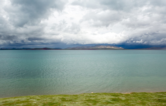 西藏错那湖