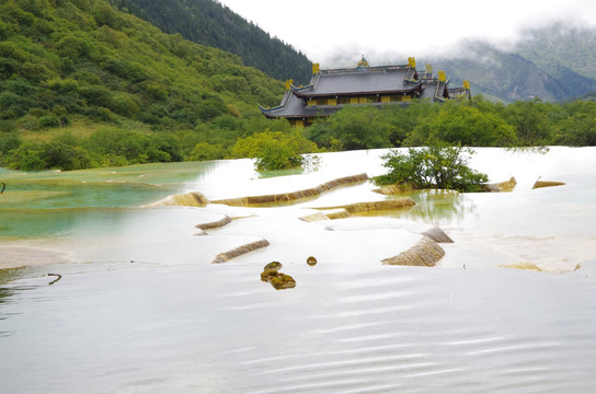 黄龙五彩池