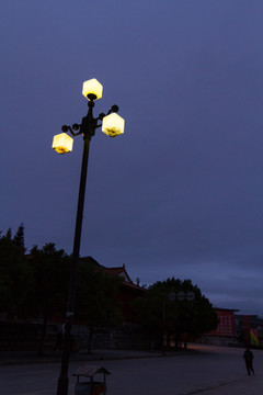 黎明的街灯